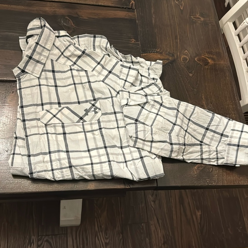 Under Armor XXL button up offshore fishing shirt.EUC